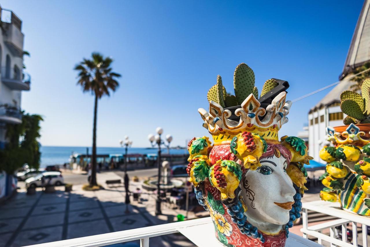 La Piazzetta Panzió Giardini-Naxos Kültér fotó