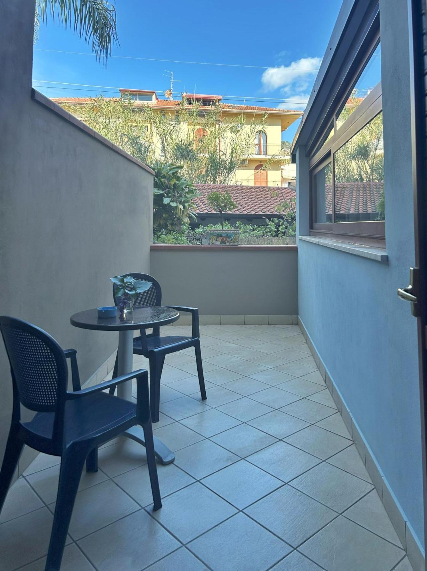 La Piazzetta Panzió Giardini-Naxos Kültér fotó