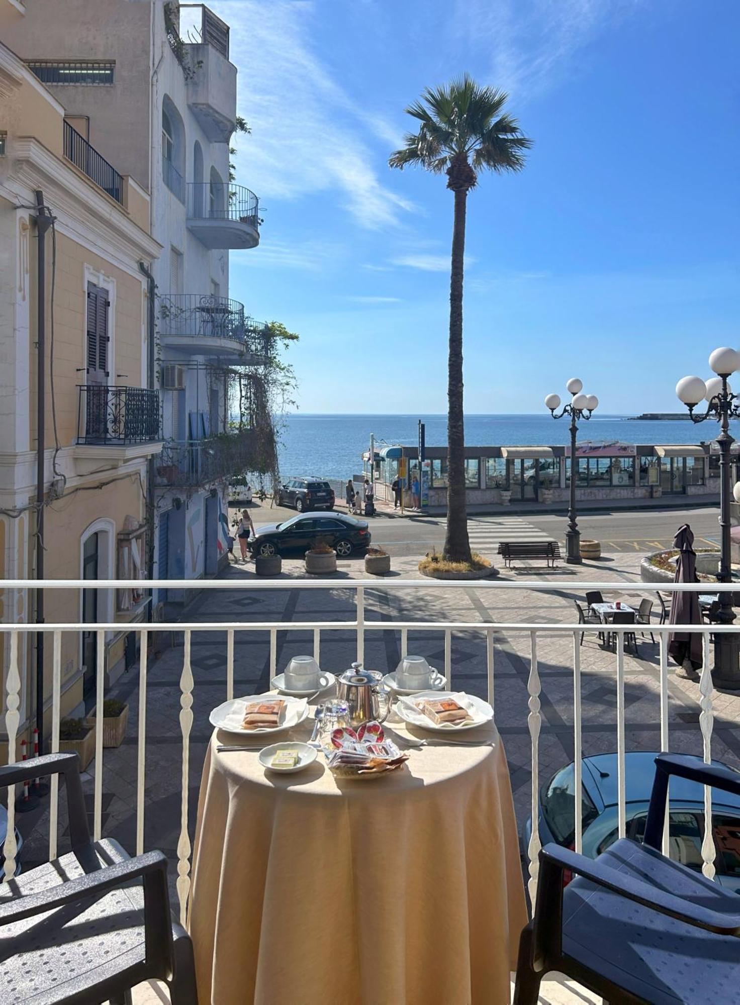 La Piazzetta Panzió Giardini-Naxos Kültér fotó