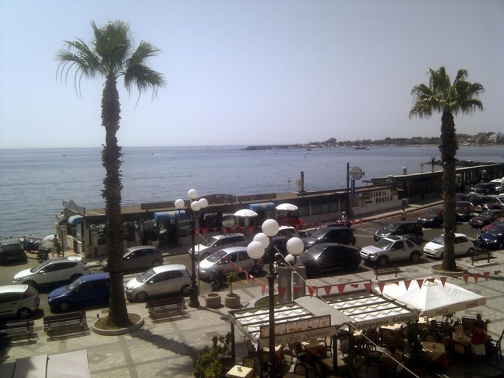 La Piazzetta Panzió Giardini-Naxos Kültér fotó